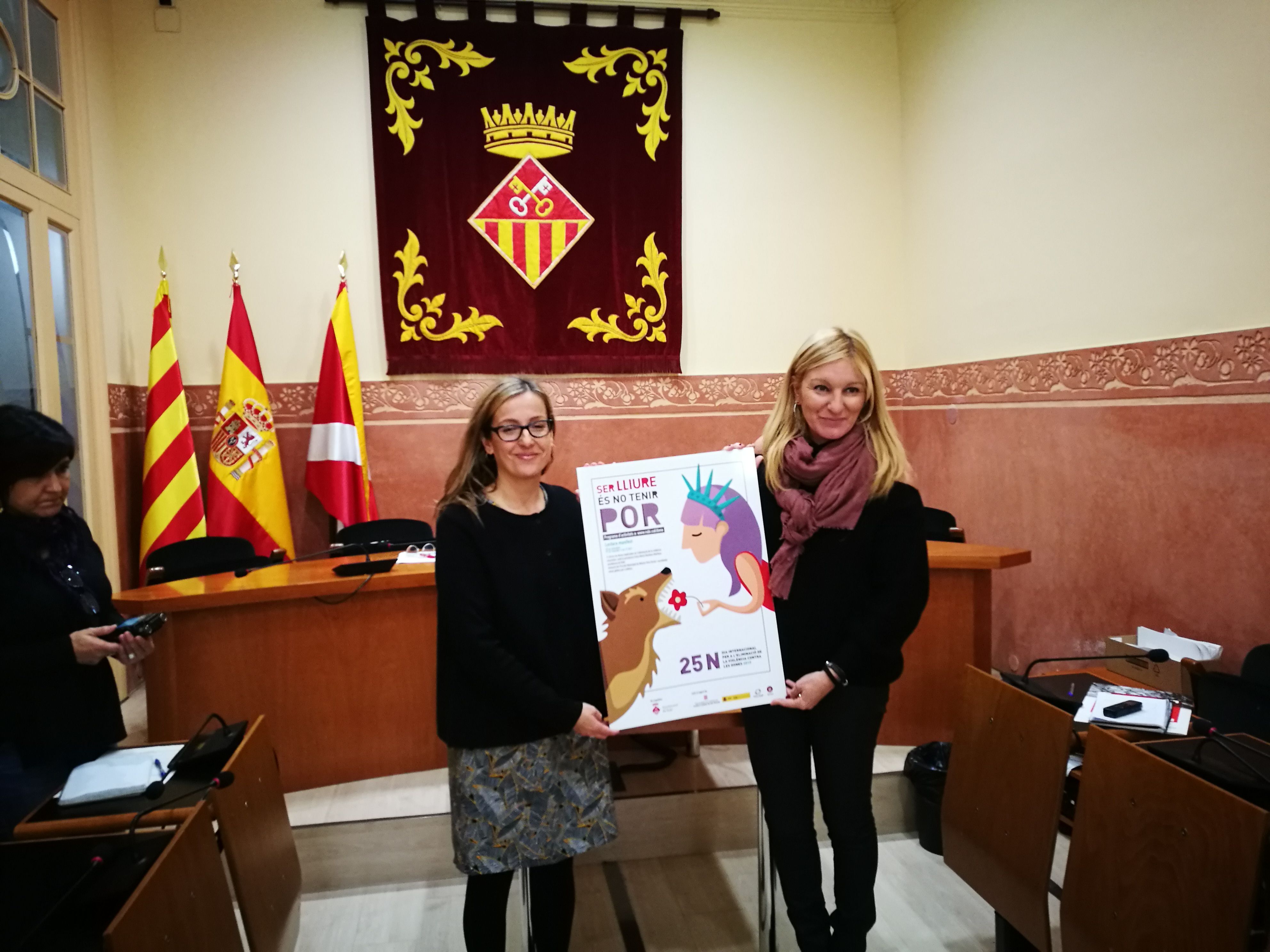 Ana María Martínez i Yolanda Ferrer han presentat aquest matí la programació especial a Rubí contra la violència masclista. FOTO: Redacció