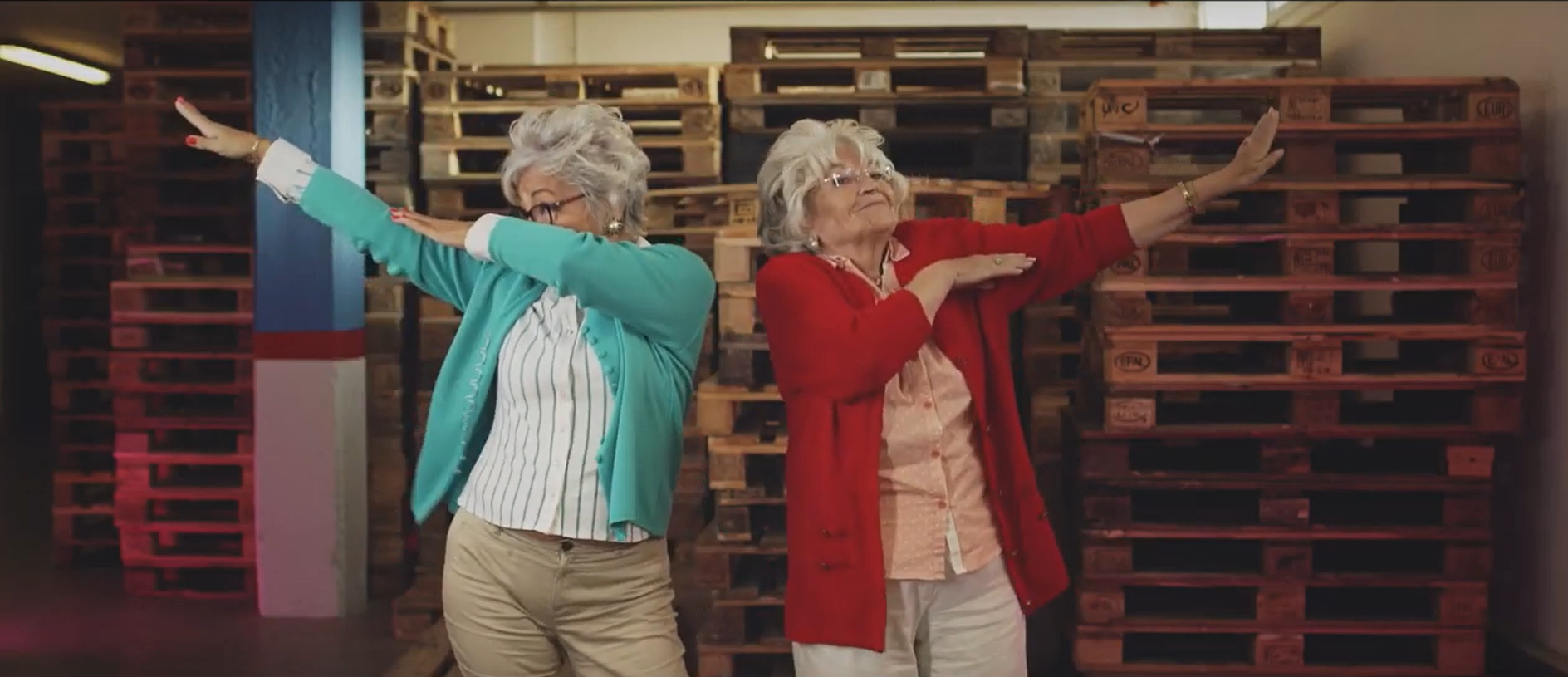 Imatge de l'espot publicitari 'Siguis qui siguis fes-te voluntari' del Banc d'Aliments per a la campanya 2019