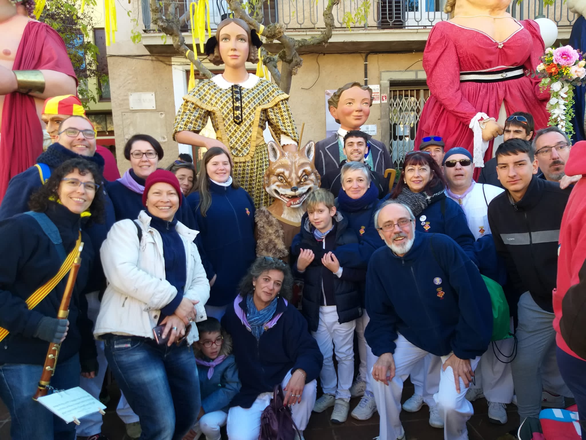 Gegantons i geganters de Rubí durant la seva visita a San llorenç Savall. FOTO: Cedida