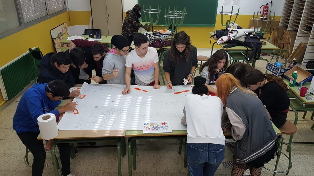 Els alumnes que han confeccionat el mural. FOTO: Institut Foix Els alumnes que han confeccionat el mural. FOTO: Institut Foix