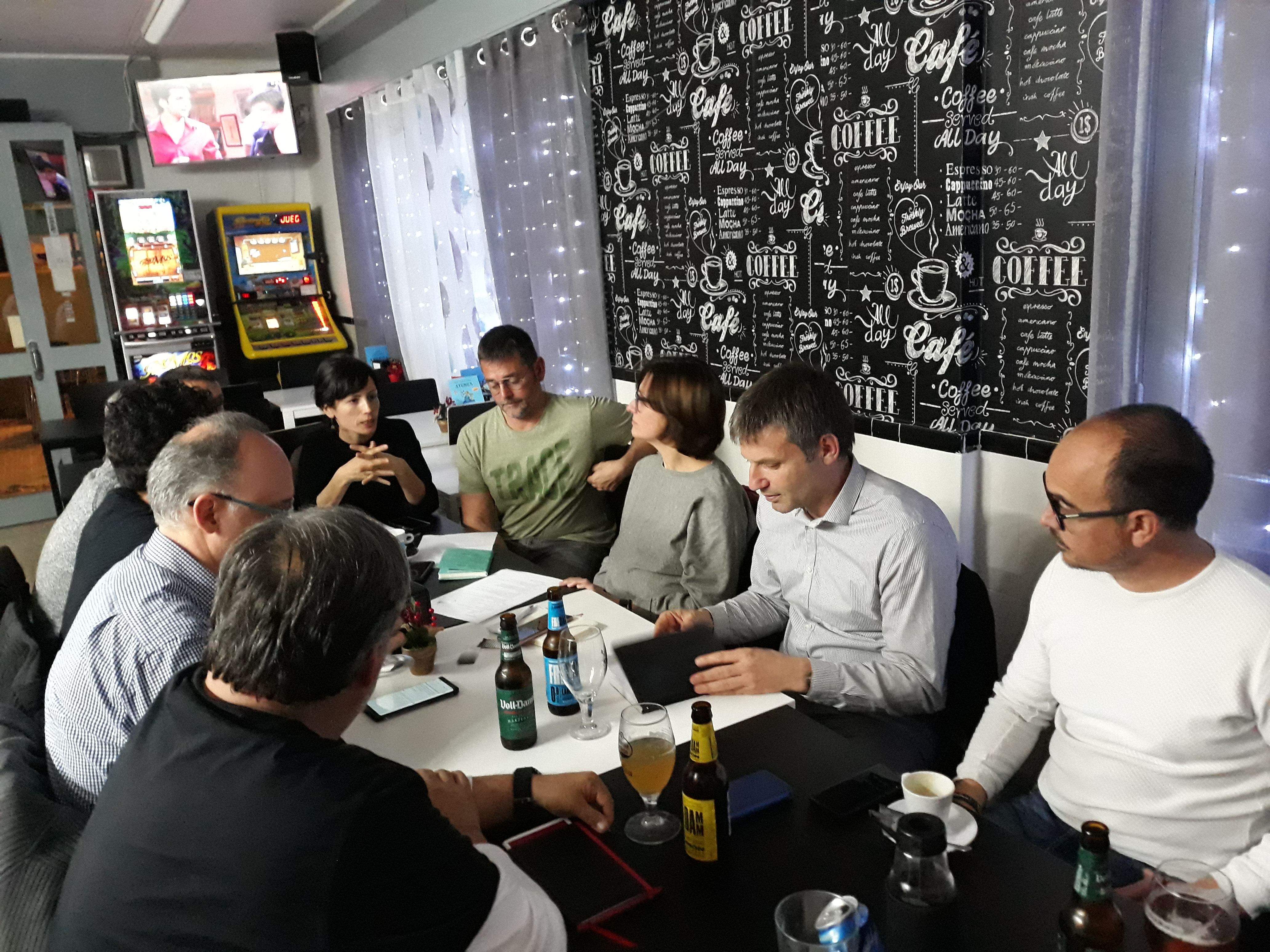 Primera de les trobades d'ERC al bar Atenea de Can Fatjó. FOTO: Cedida