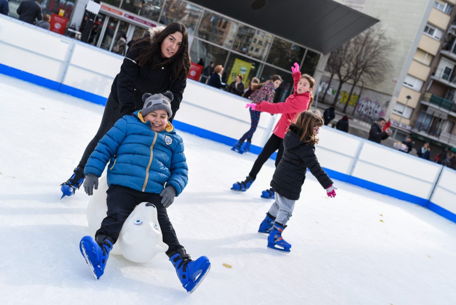 La pista de gel descoberta és una de les activitats per aquest Nadal a Rubí. FOTO: Redacció