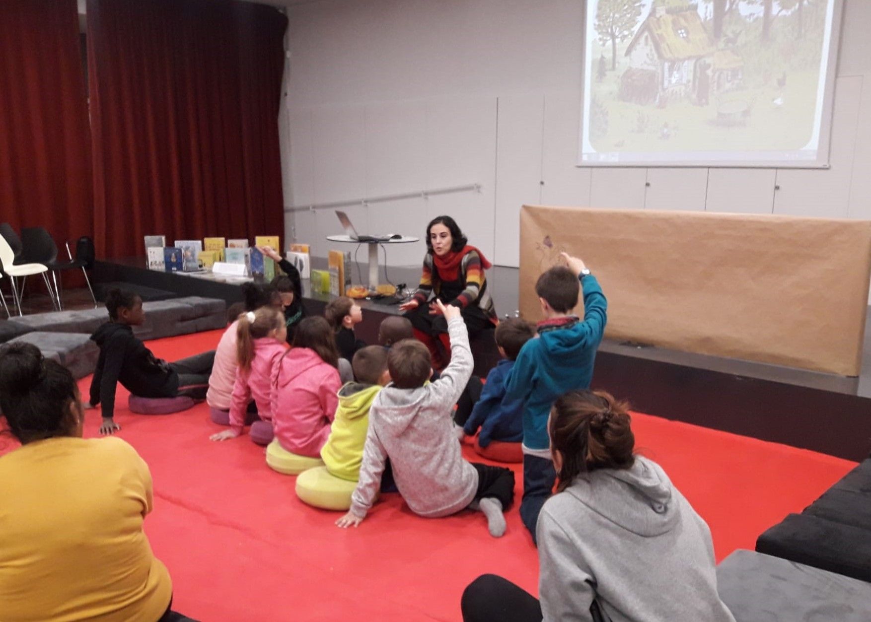 Els joves assistents van participar al llarg de tota la sessió. FOTO: Redacció