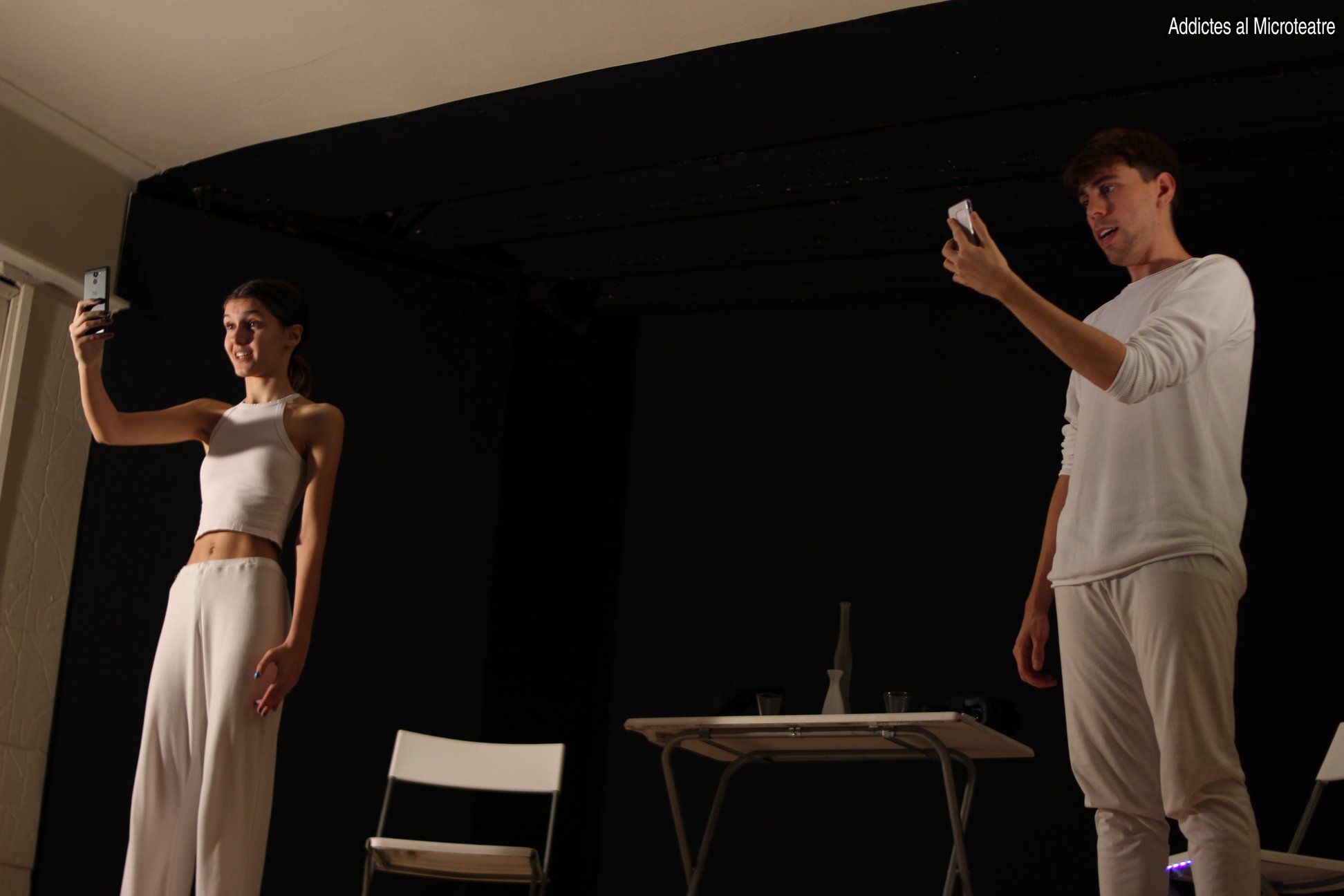 Una escena representada durant el 5è Festival de Microteatre a Rubí. FOTO: Addictes al Microteatre