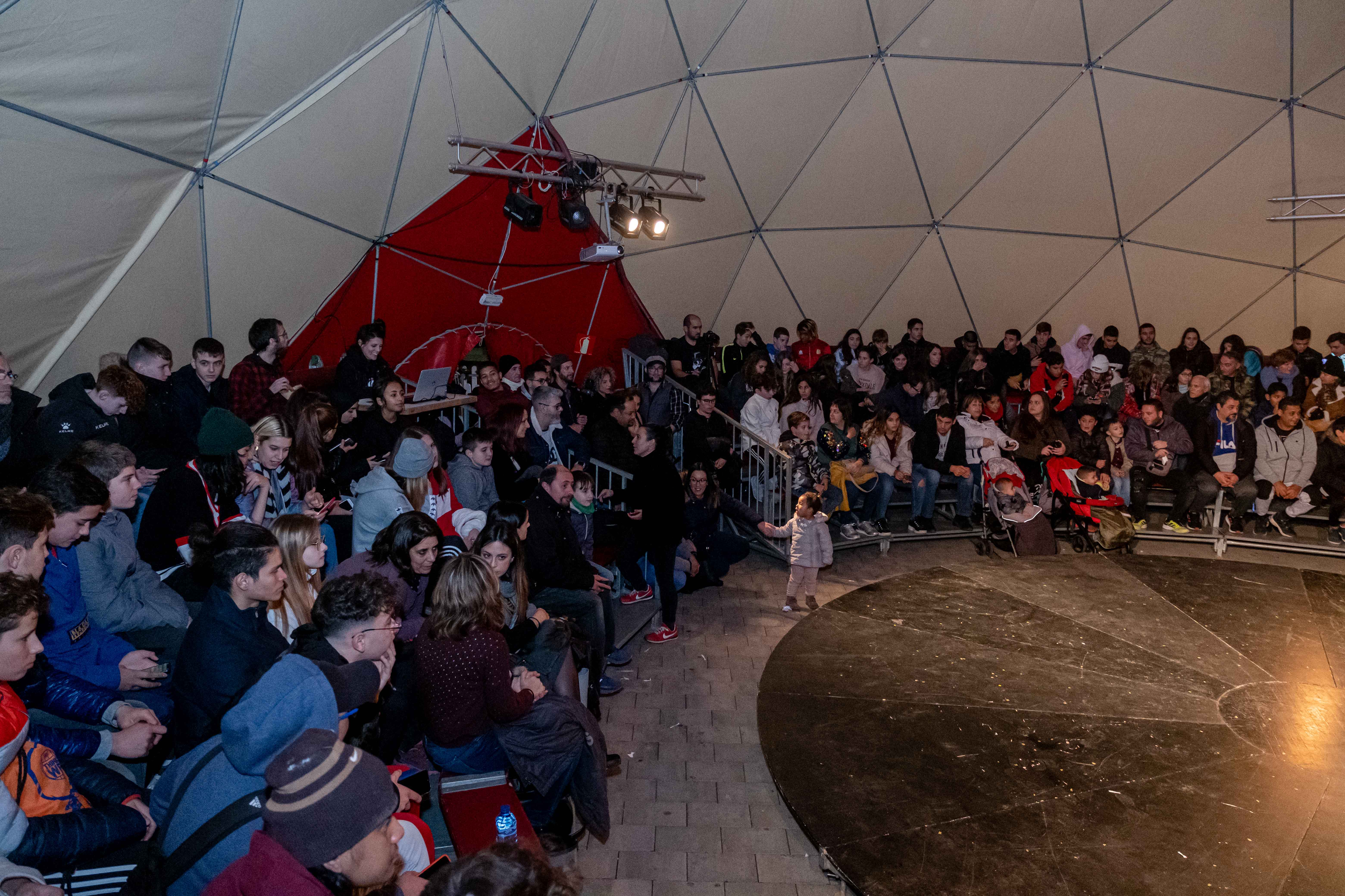 La carpa de Doctor Guardiet, plena per l'ocasió. FOTO: Ajuntament de Rubí