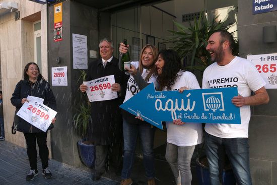 L'administració número 1 de Salou, que ha repartit la grossa de Nadal. FOTO: ACN L'administració número 1 de Salou, que ha repartit la grossa de Nadal. FOTO: ACN