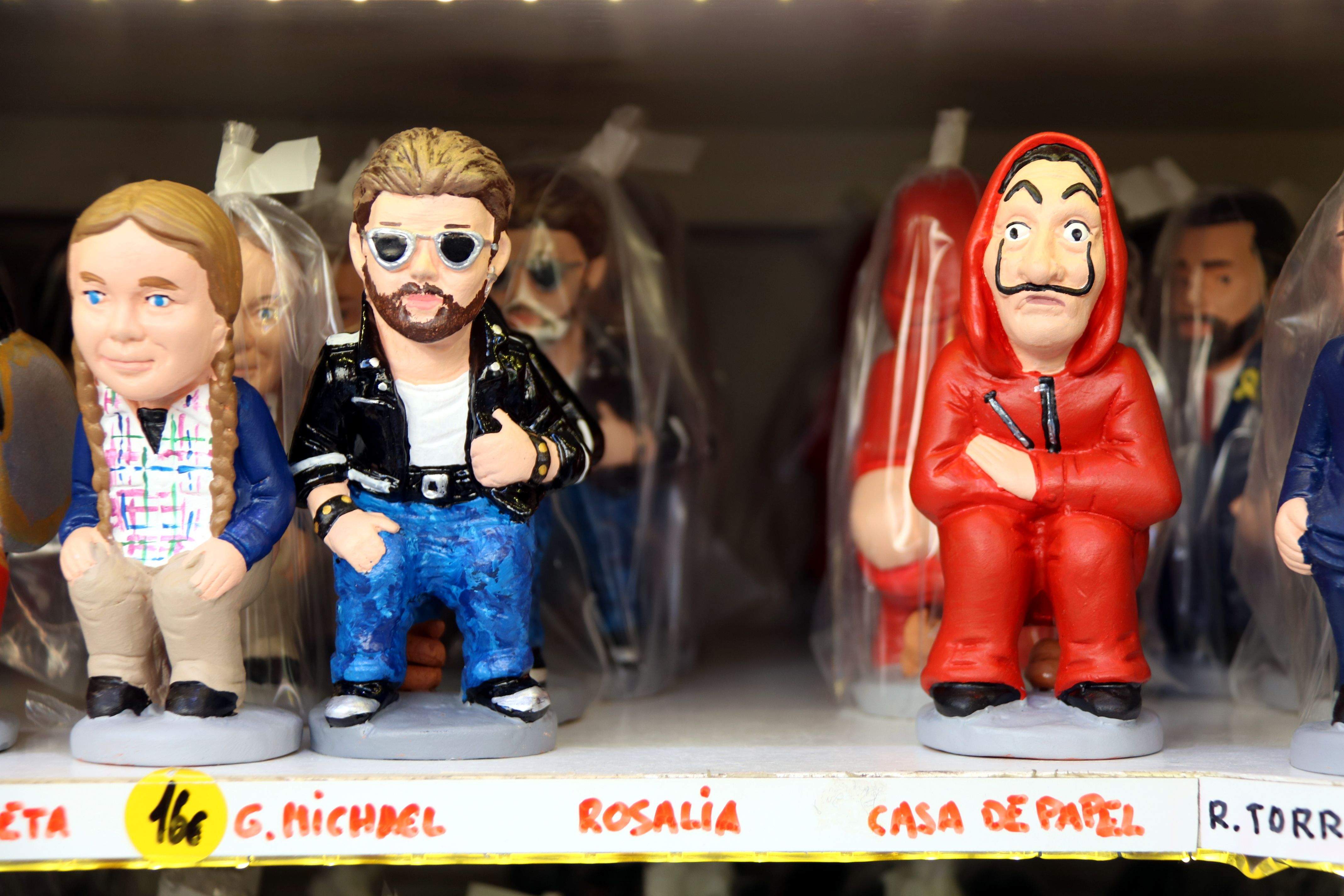 El caganer de la cantant Rosalía s'ha esgotat en poc més d'una setmana a la Fira de Santa Llúcia. FOTO: ACN