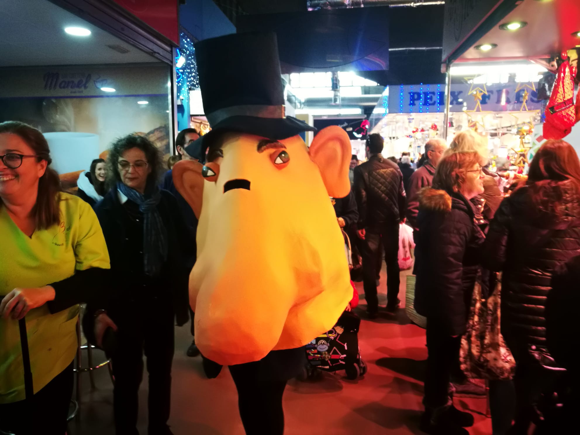 L'Home dels Nassos al Mercat de Rubí en anys anteriors. FOTO: Arxiu L'Home dels Nassos al Mercat de Rubí en anys anteriors. FOTO: Arxiu