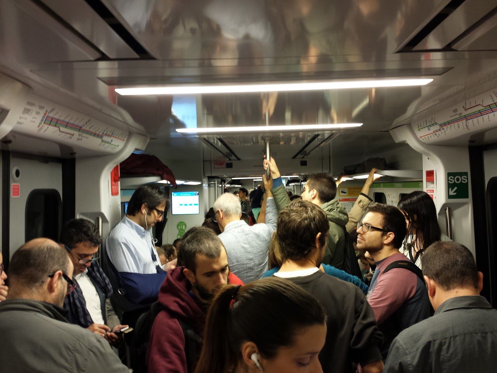 L'augment en l'ús del transport públic cap a la UAB o altres nuclis urbans pot provocar aglomeracions. FOTO: Arxiu L'augment en l'ús del transport públic cap a la UAB o altres nuclis urbans pot provocar aglomeracions. FOTO: Arxiu