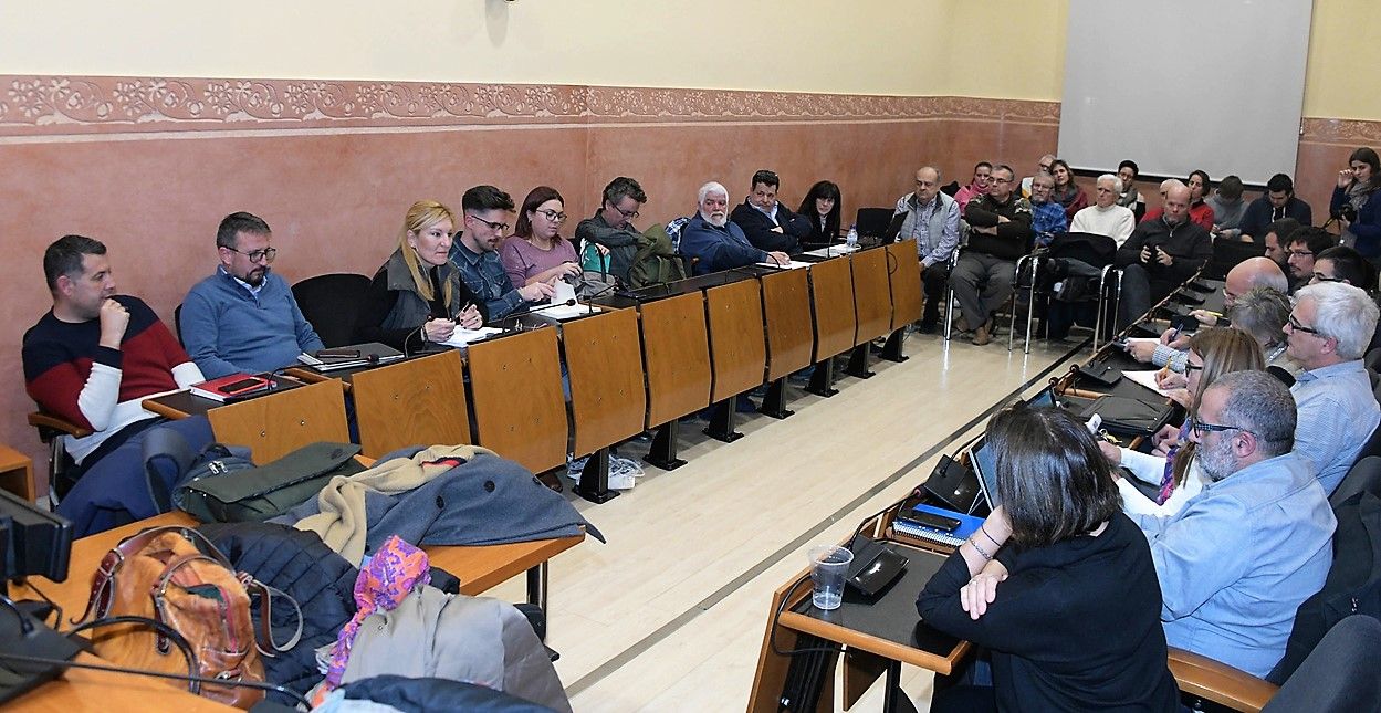 Moment de la Mesa d'Abocadors celebrada aquest dimecres en el Ple municipal. FOTO: Redacció Moment de la Mesa d'Abocadors celebrada aquest dimecres en el Ple municipal. FOTO: Redacció