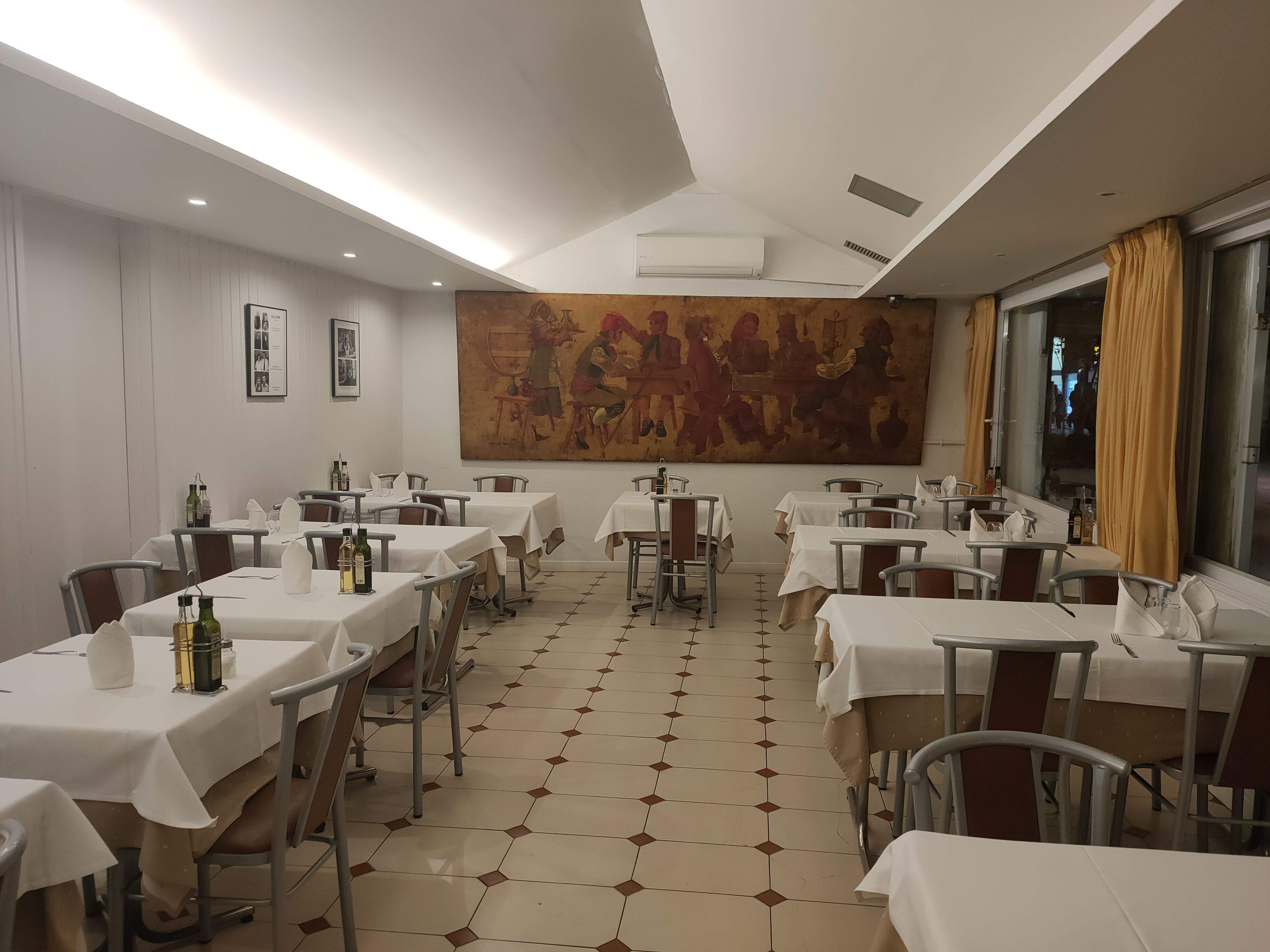 Interior del restaurant Cal Gori. FOTO: Redacció 