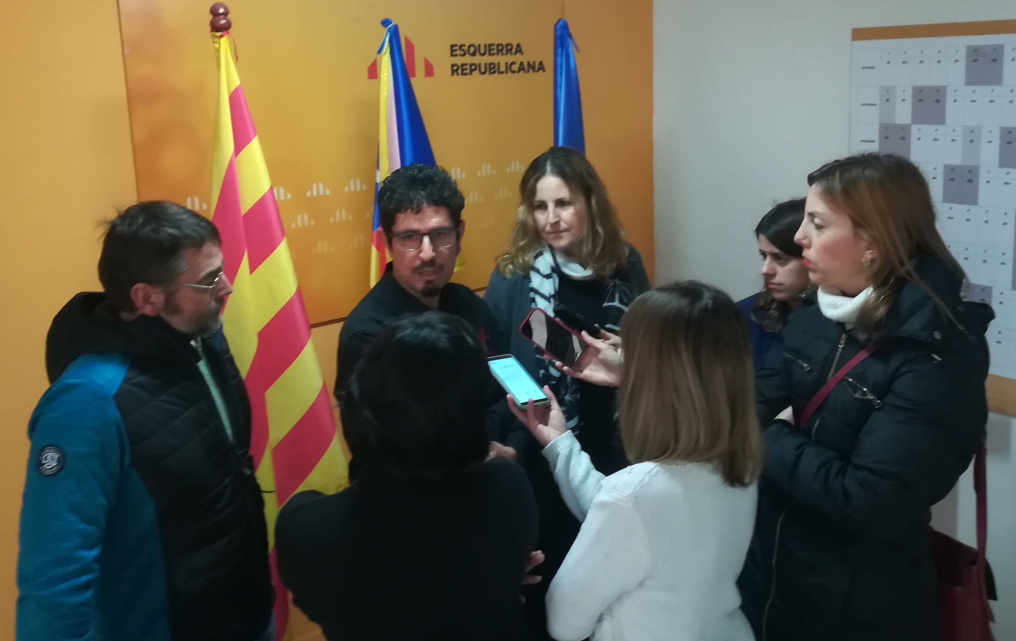 El regidor d’Esquerra Rubí, Òscar Arnaiz, fent declaracions. FOTO: Cedida