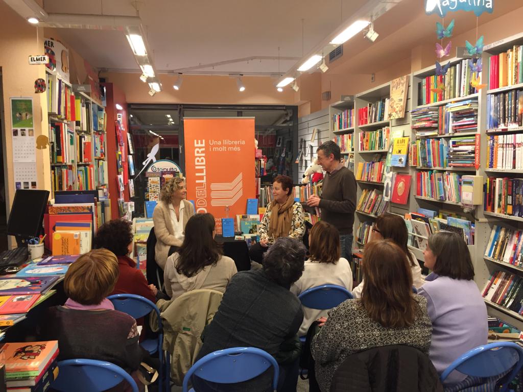 L'Enric Pallarès, propietari de la llibreria, en un moment de la presentació. FOTO: Redacció