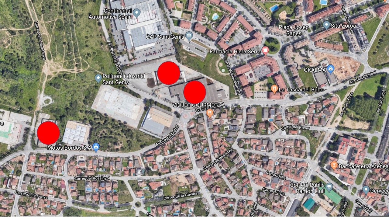 Situació de les tres fàbriques en estat d'abandonament al polígon de Sant Genís. FOTO: Google Maps