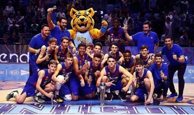 L'equip de bàsquet infantil A del Barça. FOTO: Escola Montserrat