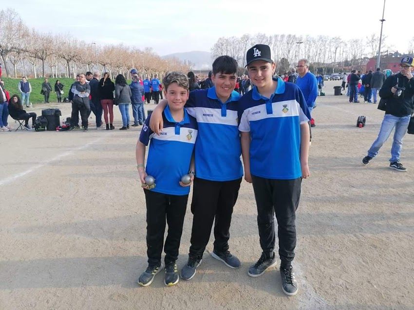 Víctor Ruiz, Izan Reyes i Ivan Espinosa han assolit el segon lloc al Campionat de Catalunya de tripletes. FOTO: Cedida