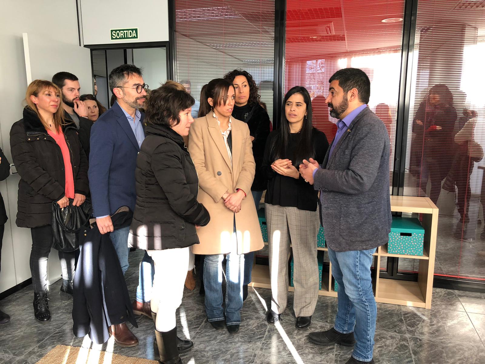 Inauguració del SIE amb el conseller El Homrani. FOTO: Consell Comarcal del Vallès Occidental Inauguració del SIE amb el conseller El Homrani. FOTO: Consell Comarcal del Vallès Occidental