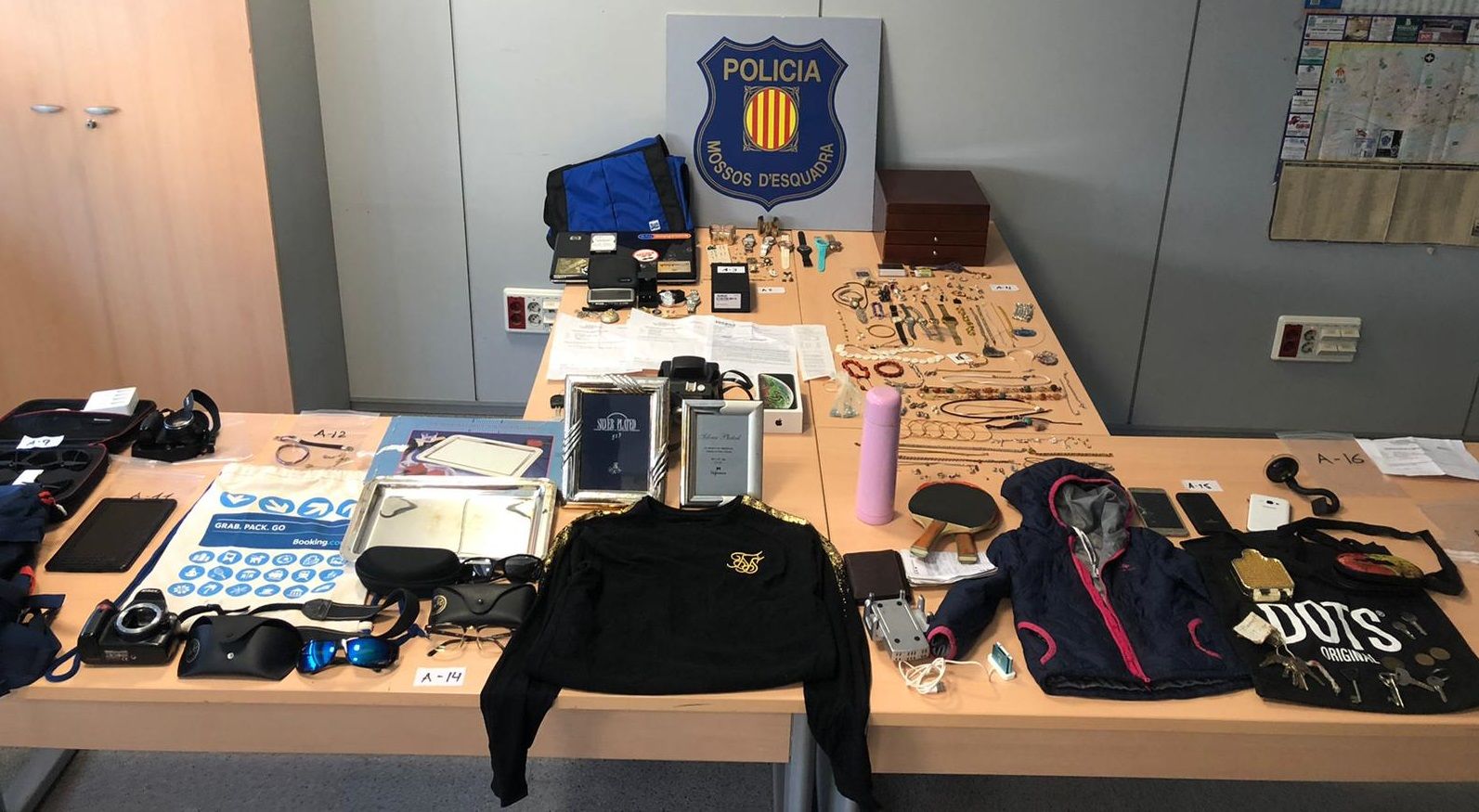 Material sostret pel grup criminal establert a Rubí. FOTO: Mossos d'Esquadra