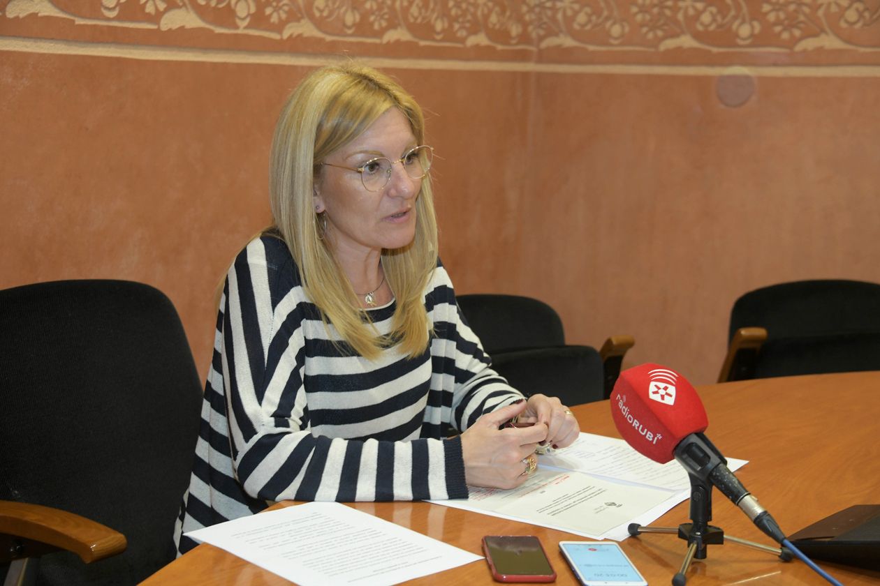 L'alcaldessa de Rubí ha anunciat noves mesures excepcionals contra el coronavirus a la sala de plens de Rubí. FOTO:Ajuntament de Rubí-Localpress L'alcaldessa de Rubí ha anunciat noves mesures excepcionals contra el coronavirus a la sala de plens de Rubí. FOTO:Ajuntament de Rubí-Localpress