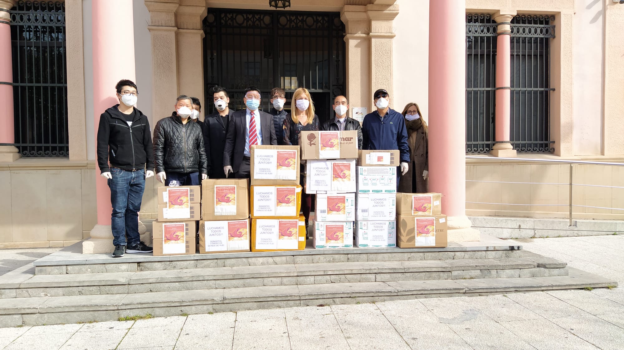 La comunitat xinesa ha donat 8.000 euros en material de prevenció a Rubí. FOTO: Marta Casas La comunitat xinesa ha donat 8.000 euros en material de prevenció a Rubí. FOTO: Marta Casas