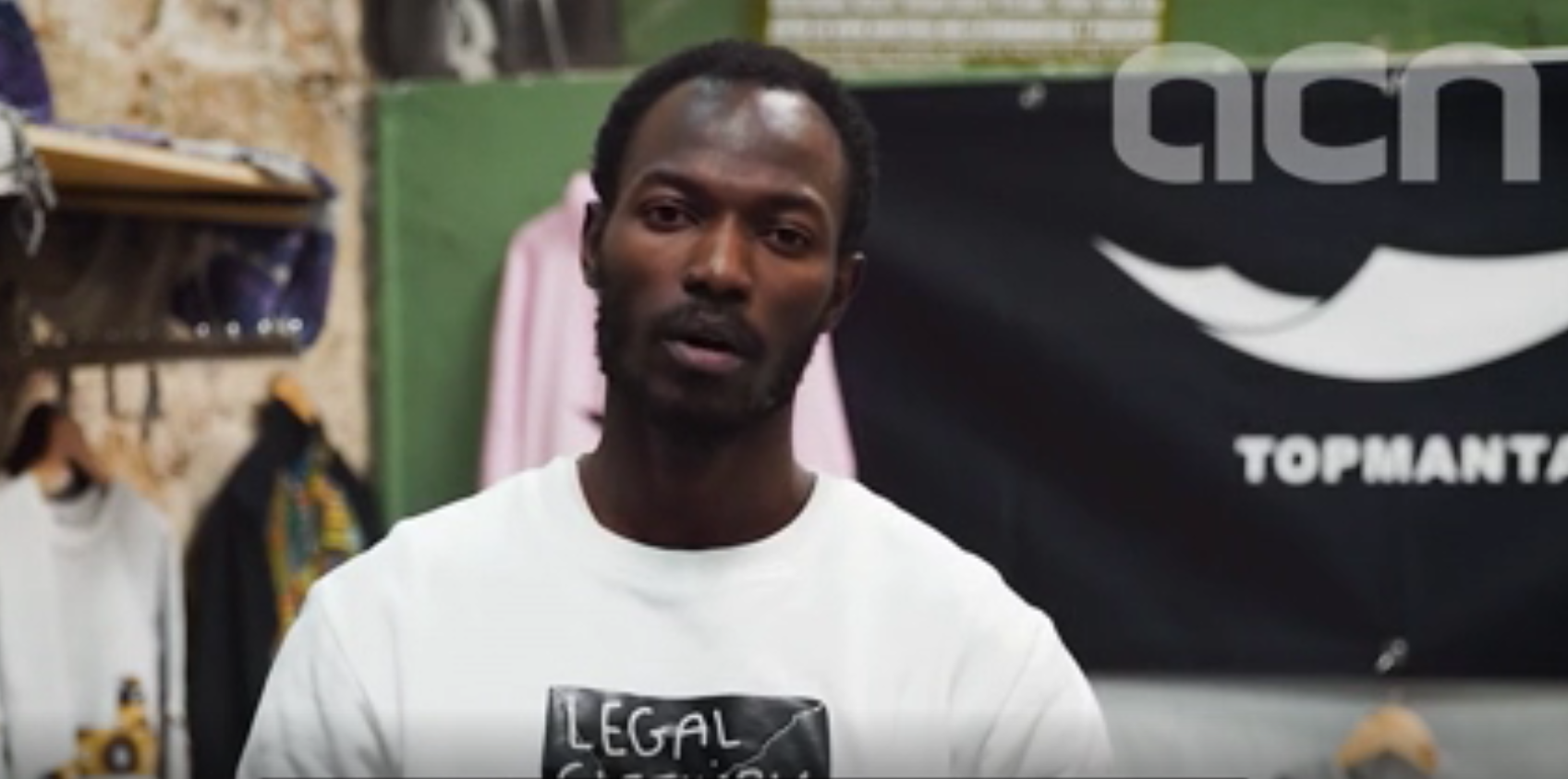 Aziz Faye, portaveu dels manters del Sindicat Popular de Venedors Ambulants. FONT: Fotograma de l'ACN