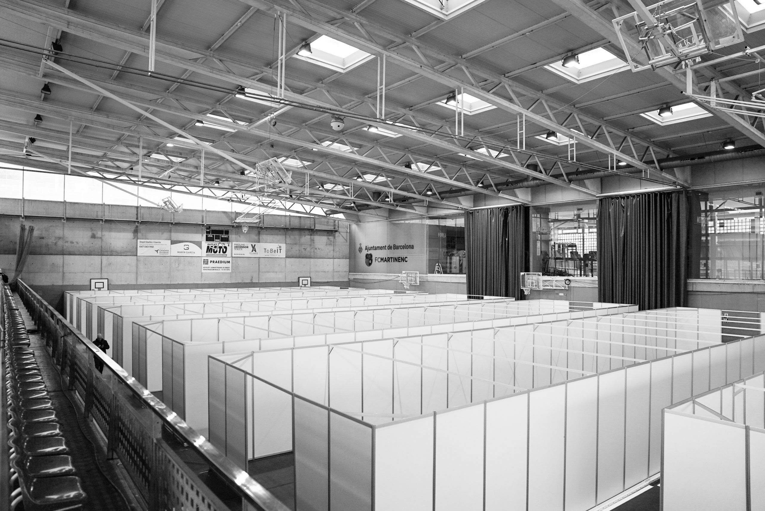 Muntatge del CEM Guinardó com a extensió de l'Hospital de Sant Pau. FOTO: ACN