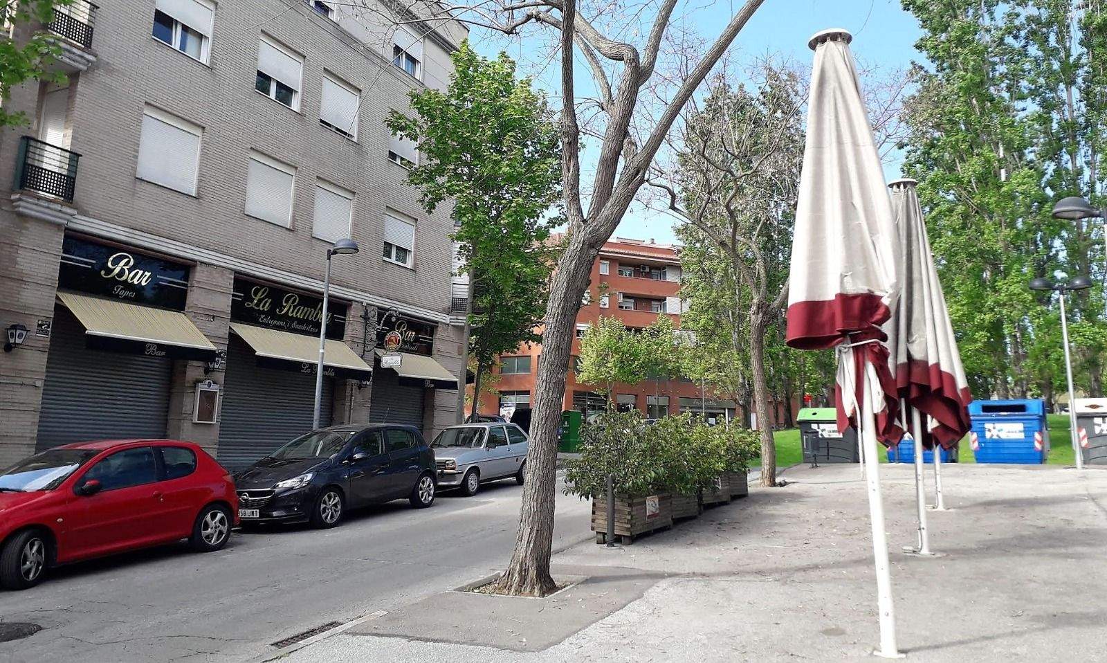 Inici de noves restriccions a restauració i comerç. FOTO: Bar de Sant Jordi Parc tancat