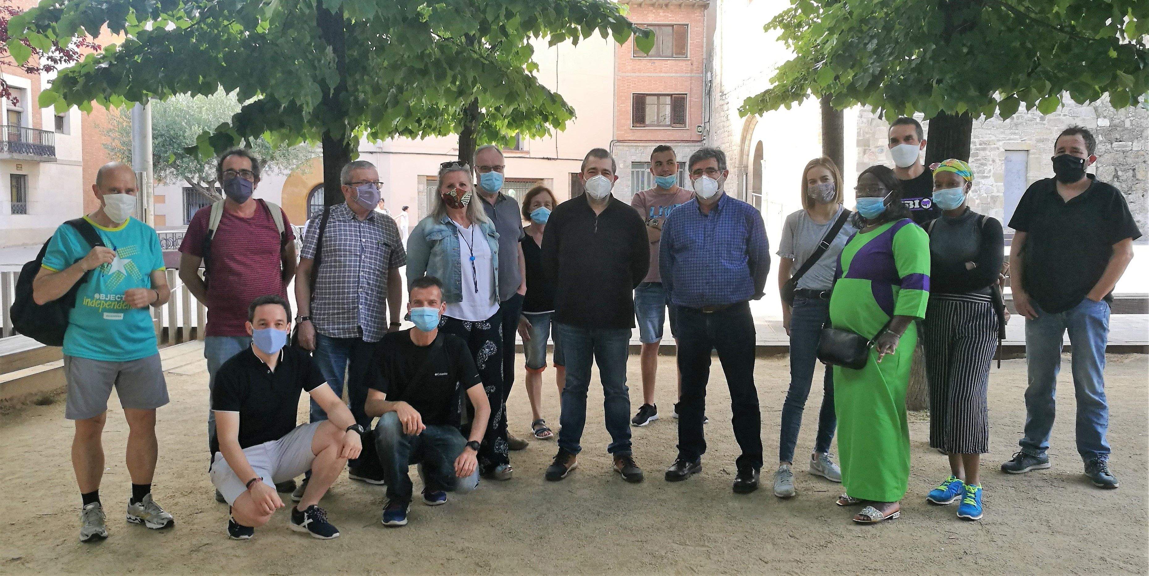 La Nocturna entrega les donacions a l’Associació de Veïns Les Torres i el CEF Can Mir La Nocturna entrega les donacions a l’Associació de Veïns Les Torres i el CEF Can Mir