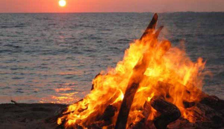 El foc i l'aigua prenen protagonisme la nit de Sant Joan