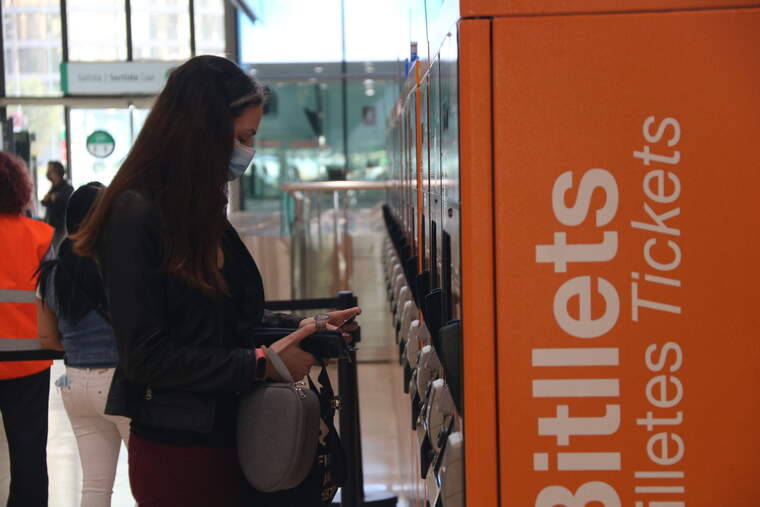 Els bitllets caducats durant el confinament es prorrogaran automàticament en el primer ús. FOTO: ACN