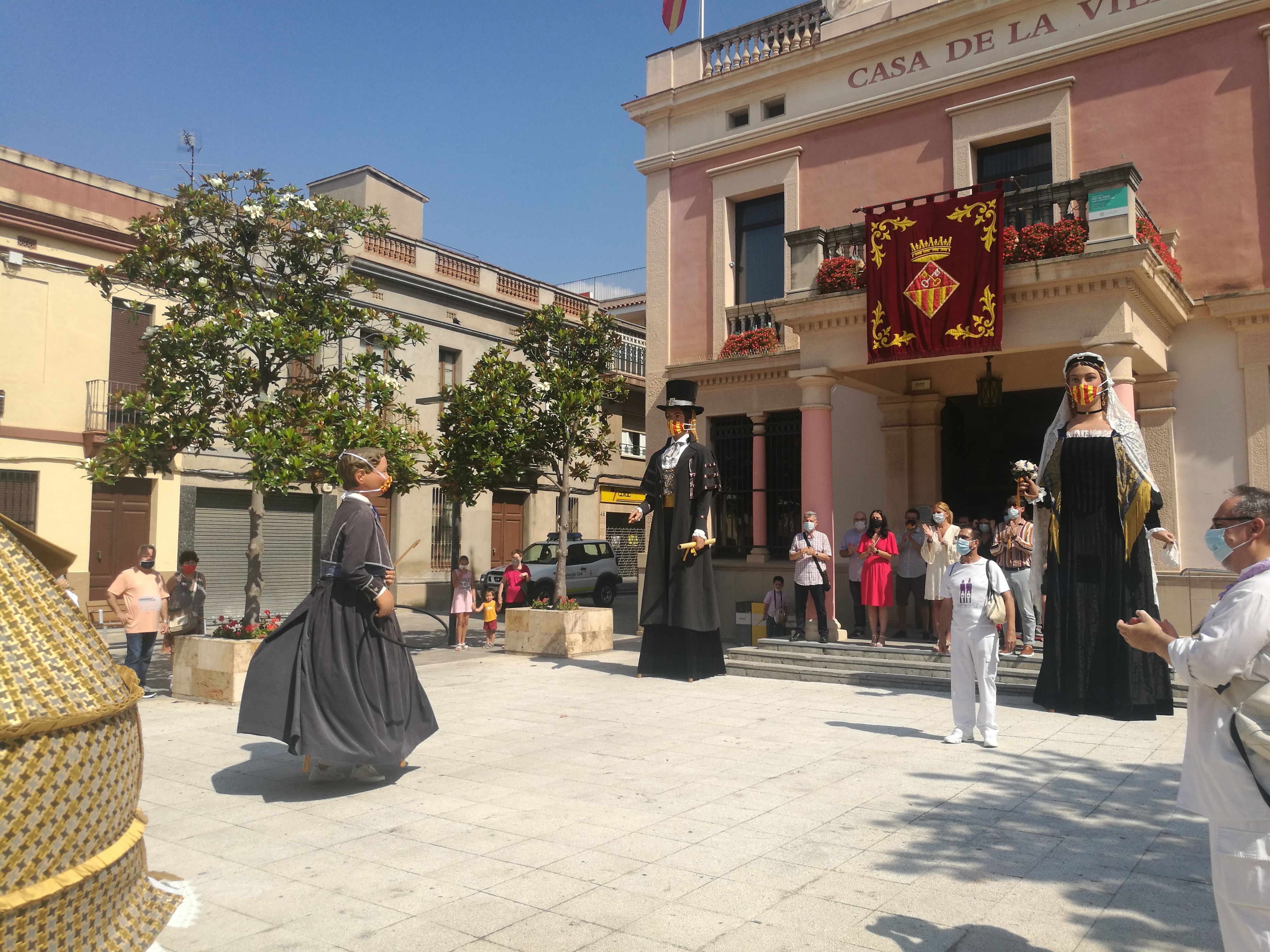 Els Gegants de Rubí a la plaça de l'Ajuntament. FOTO: Redacció