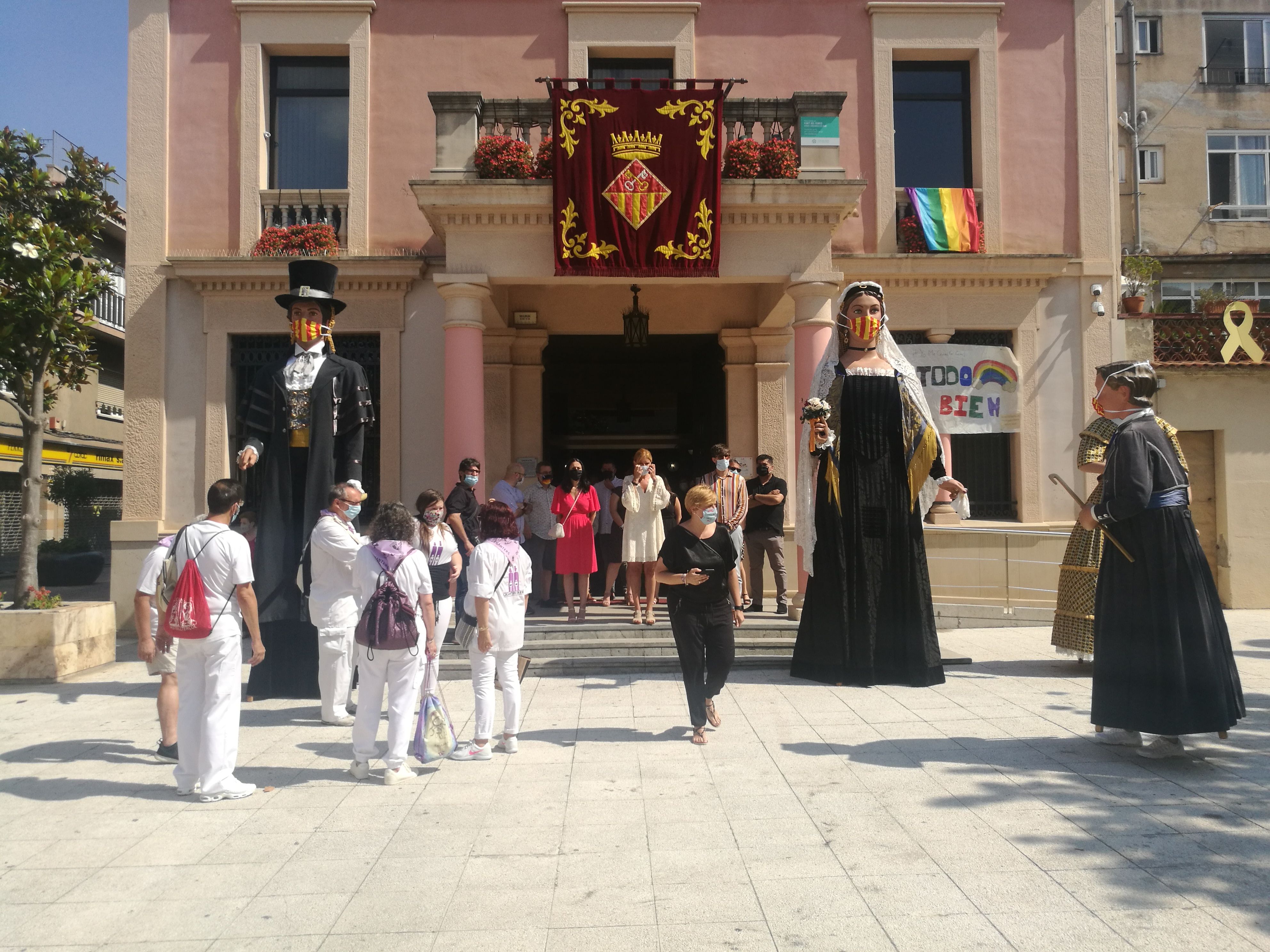 Els Gegants de Rubí a la plaça de l'Ajuntament. FOTO: Redacció