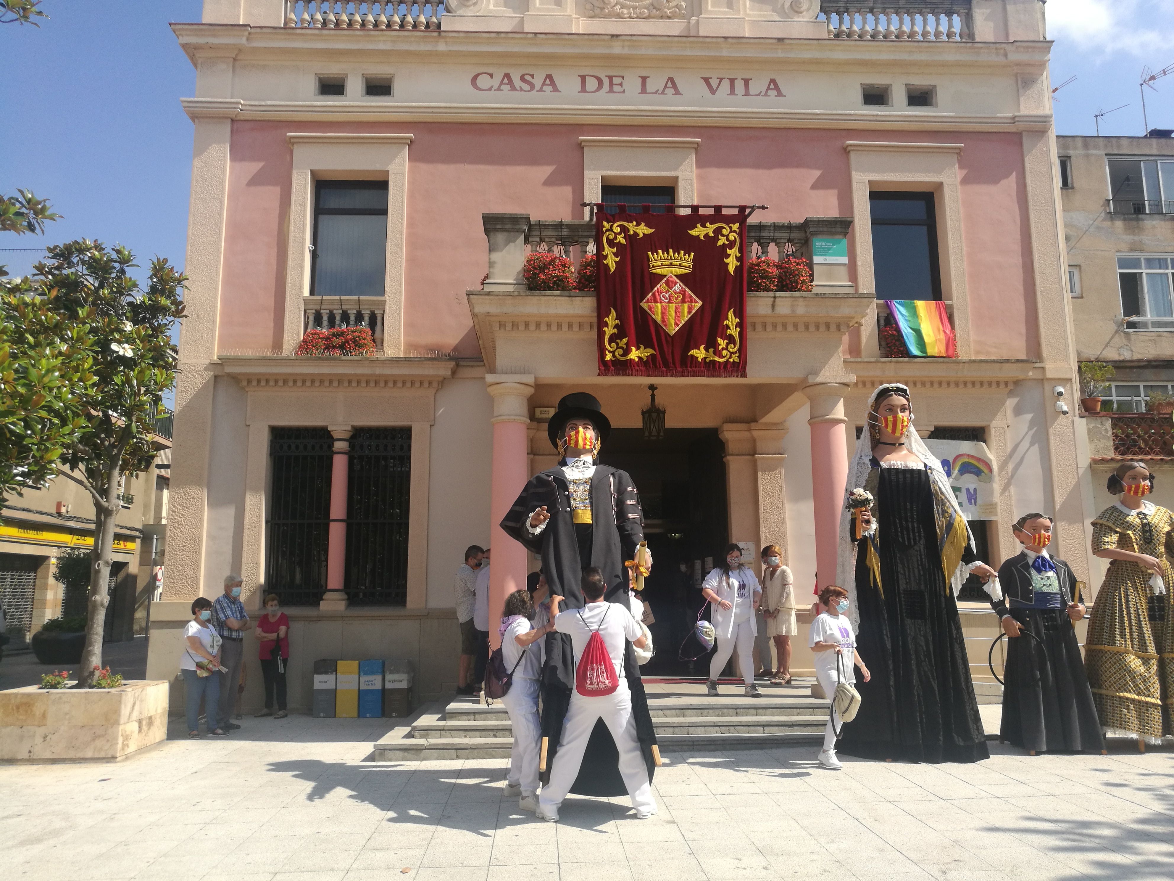 Els Gegants de Rubí a la plaça de l'Ajuntament. FOTO: Redacció