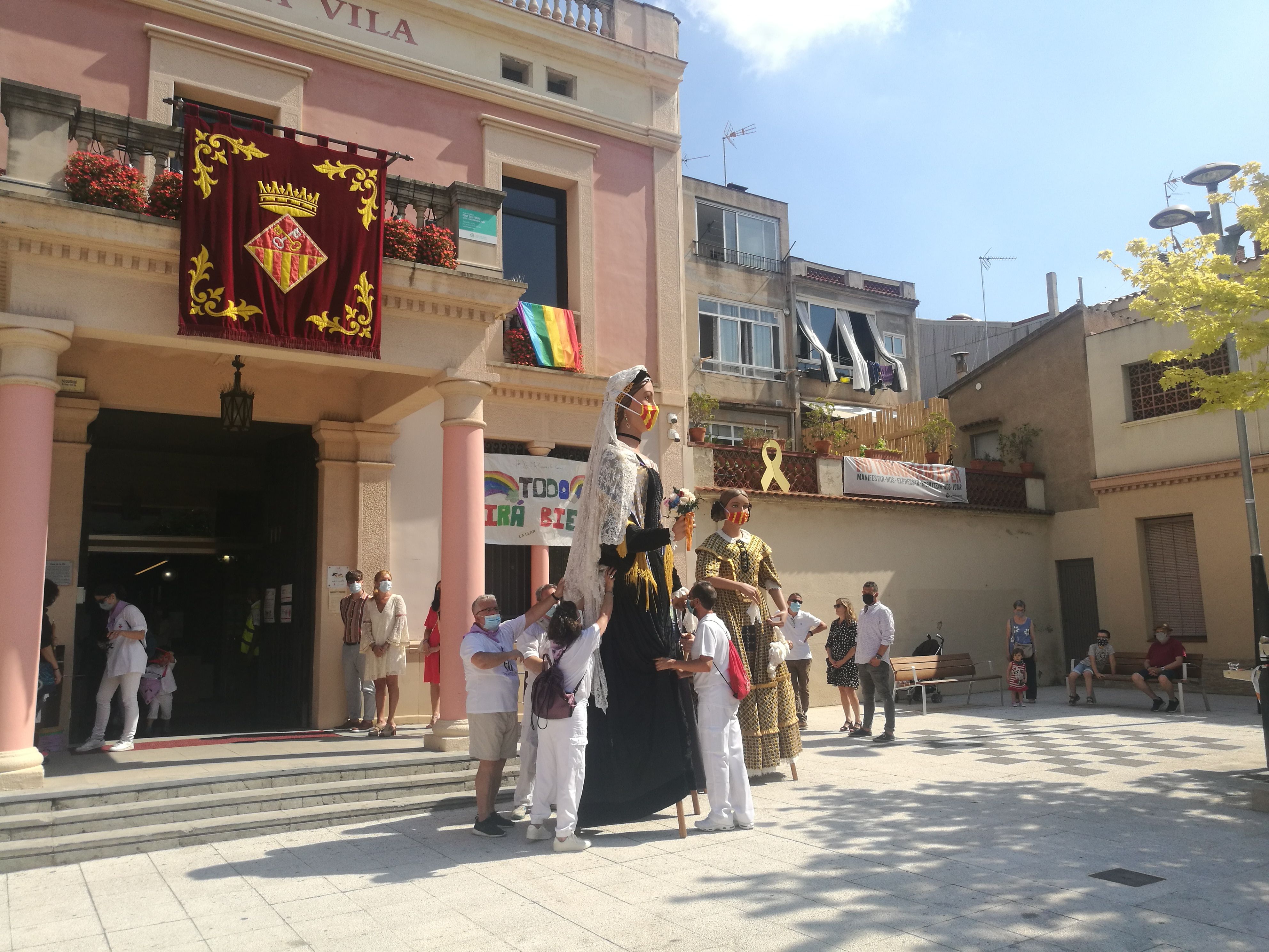 Els Gegants de Rubí a la plaça de l'Ajuntament. FOTO: Redacció