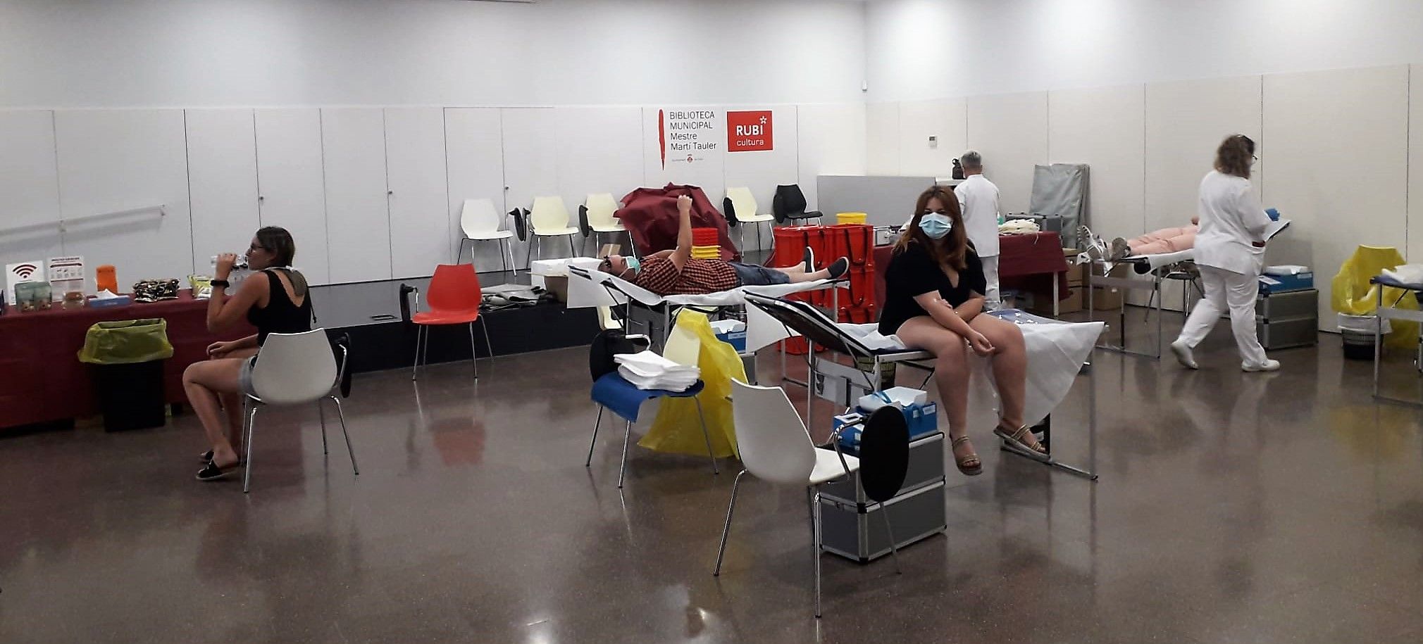 40 persones han donat sang en la segona campanya a la Biblioteca municipal. FOTO: Cedida