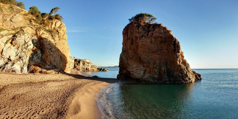 A la Costa Brava hi ha múltiples platges on practicar el nudisme