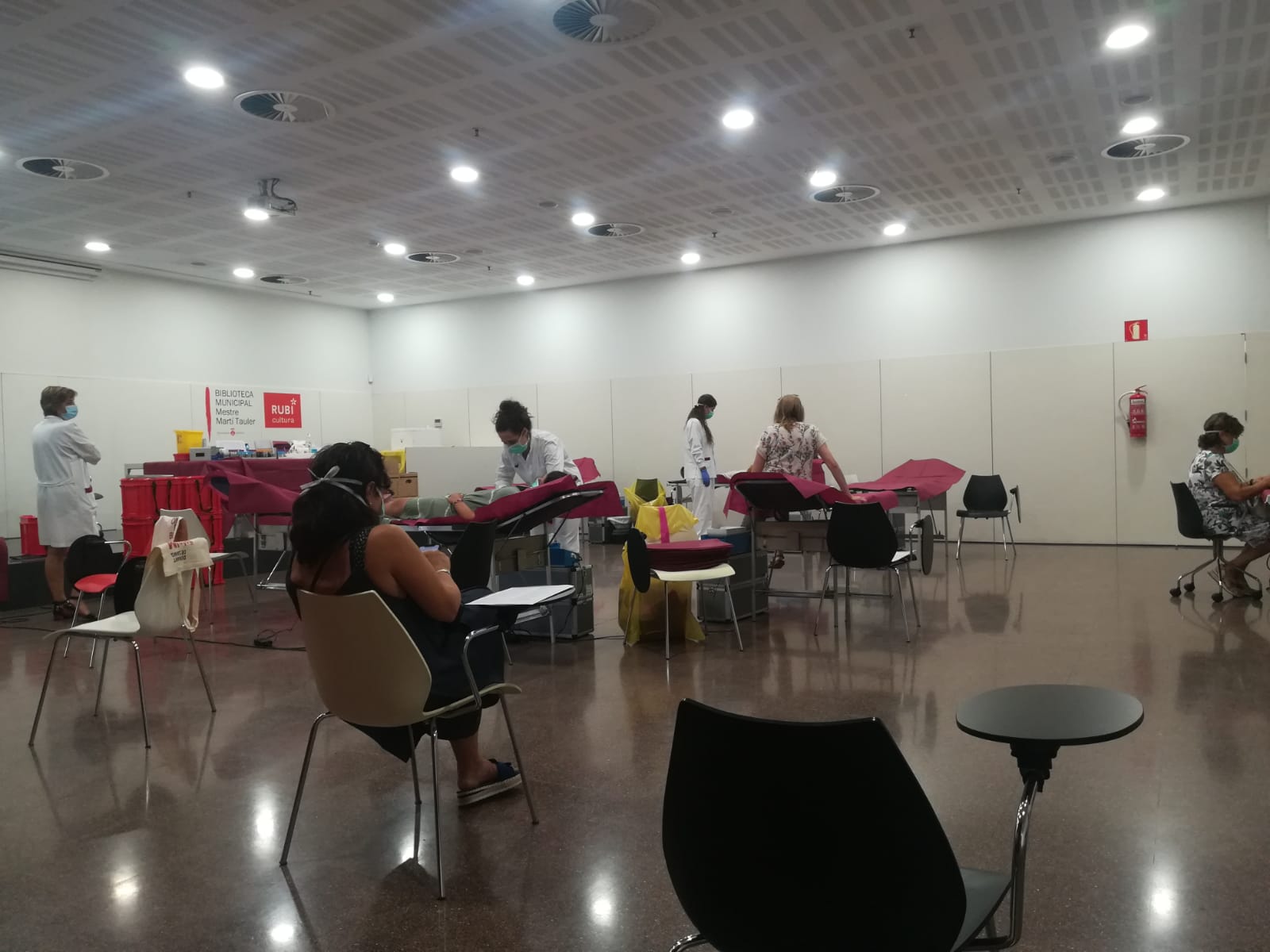 72 persones participen a la darrera donació de sang a la Biblioteca Municipal de Rubí. FOTO: Redacció