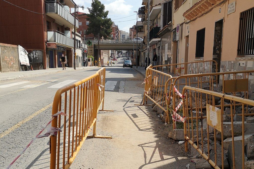 Les tasques d'asfaltatge del carrer de Mare de Déu de Lourdes s'iniciaran el pròxim dimarts. FOTO: Ajuntament de Rubí