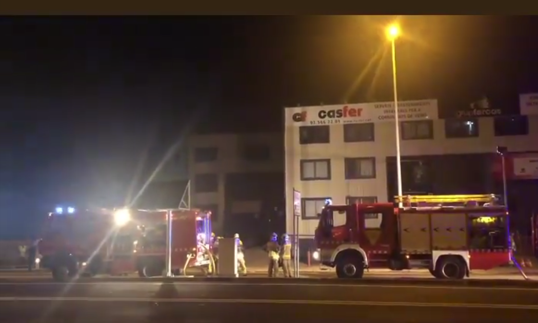 Aquest dimarts 1 de sembre es va declarar un incendi en una sala de distribució elèctrica de Rubí. FOTO: Localpres Instagram