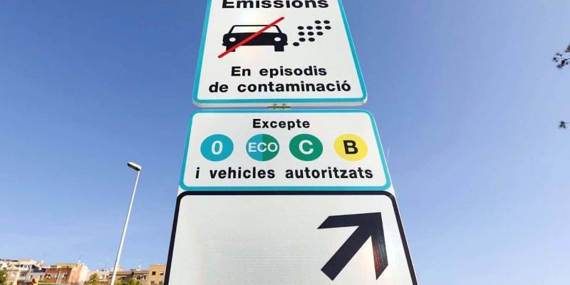Senyalització de la zona de baixes emissions FOTO: AMB