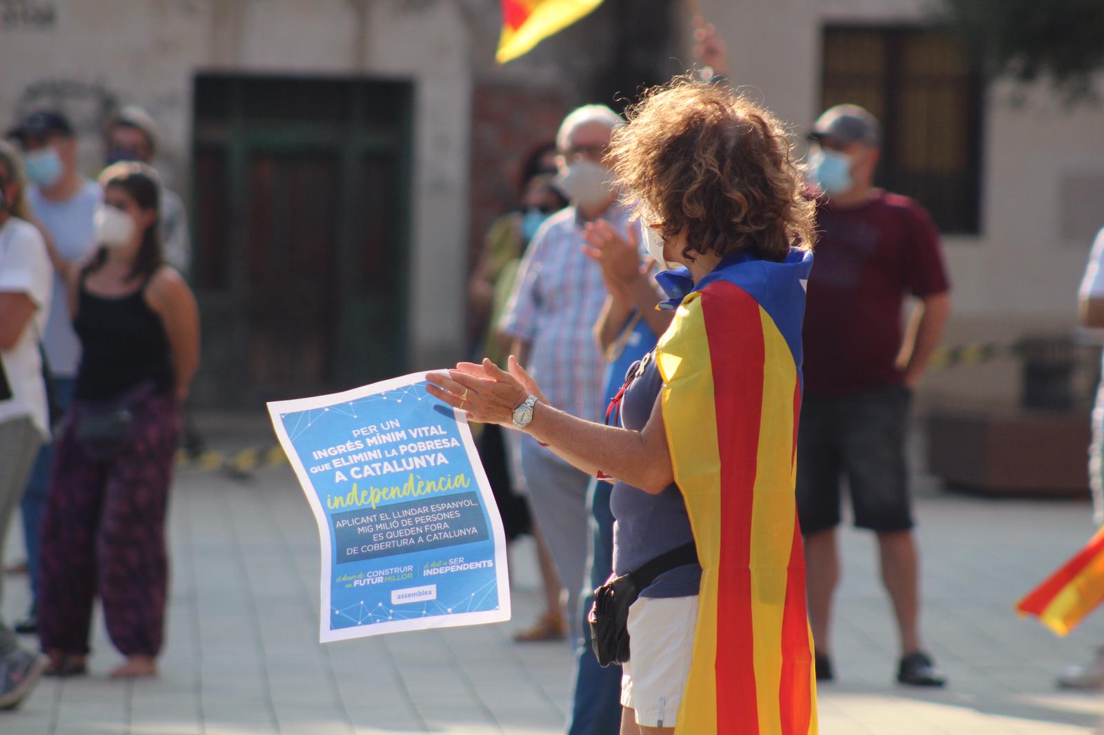 Concentració a la plaça Doctor Guardiet. FOTO: Andrea Martínez