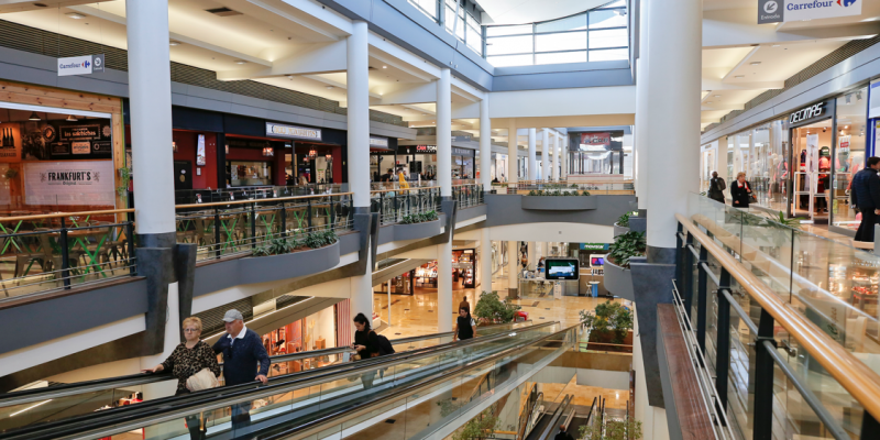 Catalunya reobrirà els centres comercials entre setmana, amb límit d'aforament. FOTO: Centre comercial de Sant Cugat