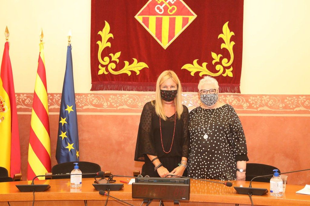 L'alcaldessa de Rubí, Ana Martínez, i la fins ara síndica de la ciutat, Milagros Calleja. FOTO: Ajuntament de Rubí-Localpres L'alcaldessa de Rubí, Ana Martínez, i la fins ara síndica de la ciutat, Milagros Calleja. FOTO: Ajuntament de Rubí-Localpres