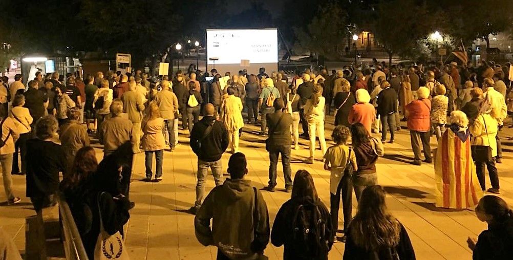 Concentració convocada per la Plataforma 1 d'Octubre per commemorar el tercer aniversari del referèndum d'independència. FOTO: Redacció