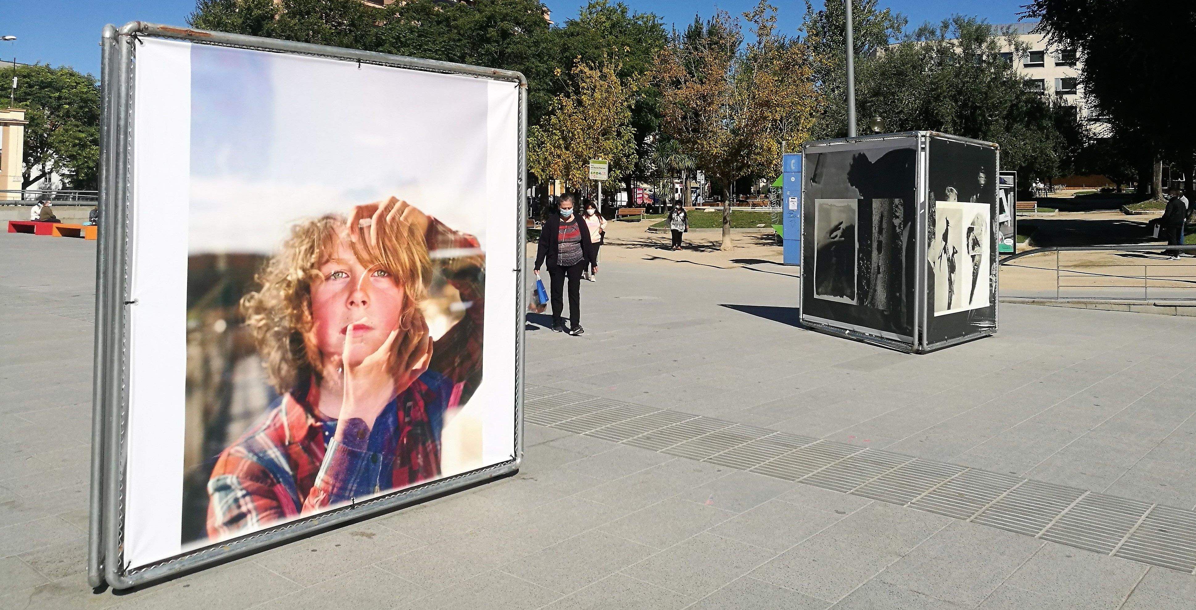 Imatges de La Nuu, festival organitzat per l'Ajuntament i el fotògraf Carles Mercader, a la plaça de la Nova Estació. FOTO: Redacció