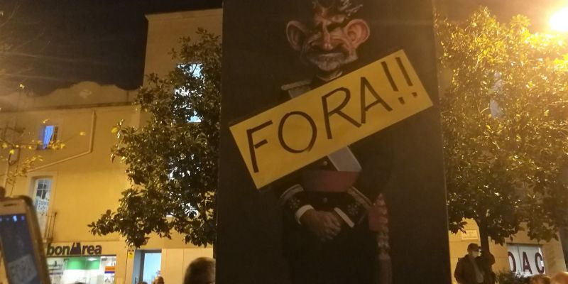 Cartell contra el monarca Felip VI. FOTO: Redacció Cartell contra el monarca Felip VI. FOTO: Redacció