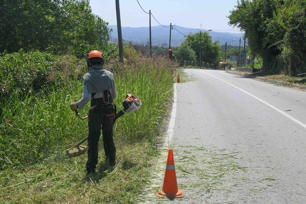 Les tasques de desbrossada i neteja a les urbanitzacions s'intensificaran la setmana vinent. FOTO: Ajuntament de Rubí - Localpress