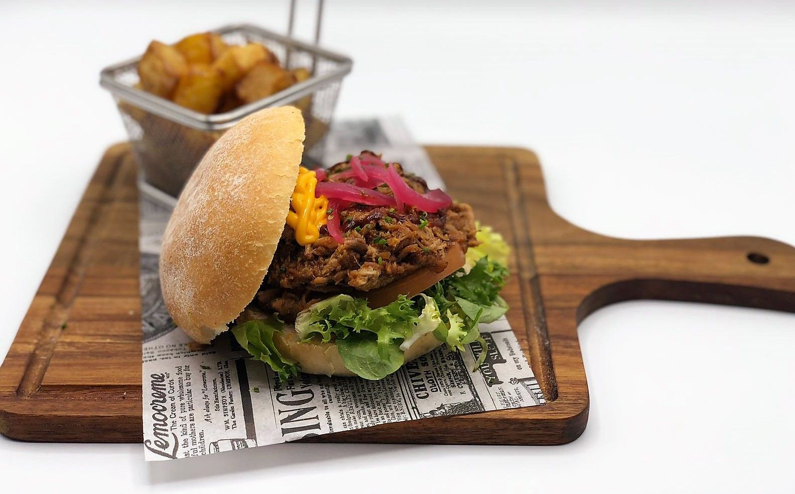 Buffalo Viejo és un nou restaurant take away que es dedica exclusivament a les hamburgueses amb ingredients de qualitat i proveïdors locals. FOTO: Cedida