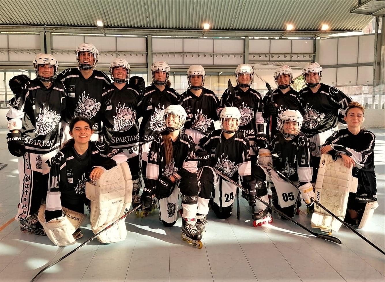 El primer equip femení de l'HCR Cent Patins guanya al Tsunamis a la pròrroga. FOTO: HCR Cent Patins El primer equip femení de l'HCR Cent Patins guanya al Tsunamis a la pròrroga. FOTO: HCR Cent Patins