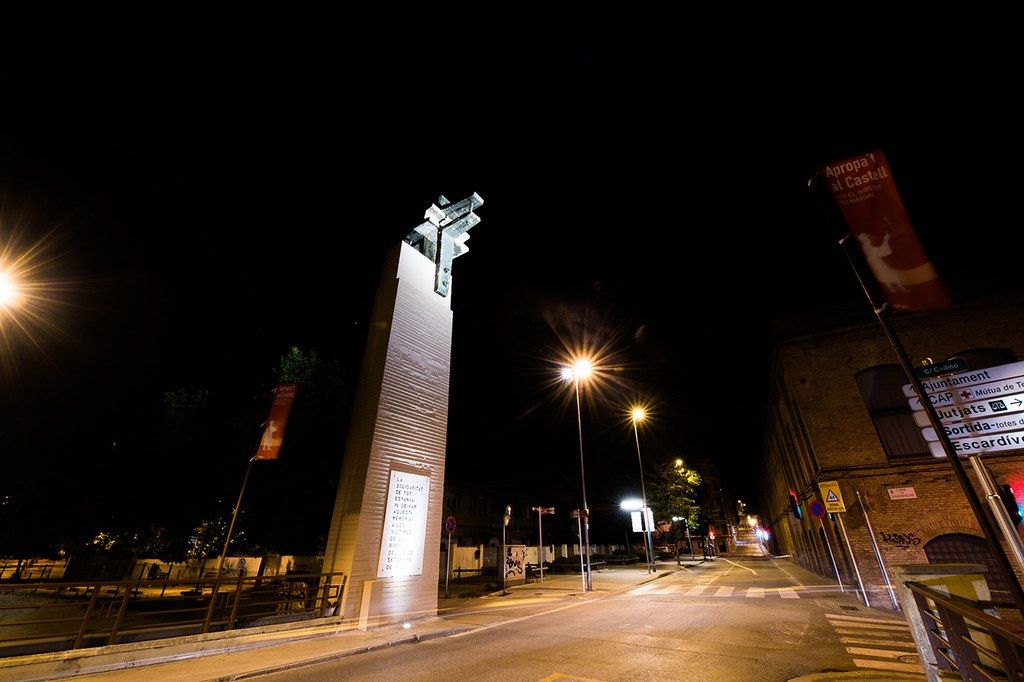 A partir de divendres s'aixecarà el toc de queda .  A partir de divendres s'aixecarà el toc de queda .